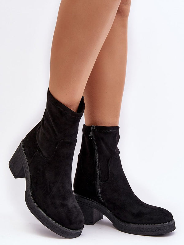 Heel boots Step in style