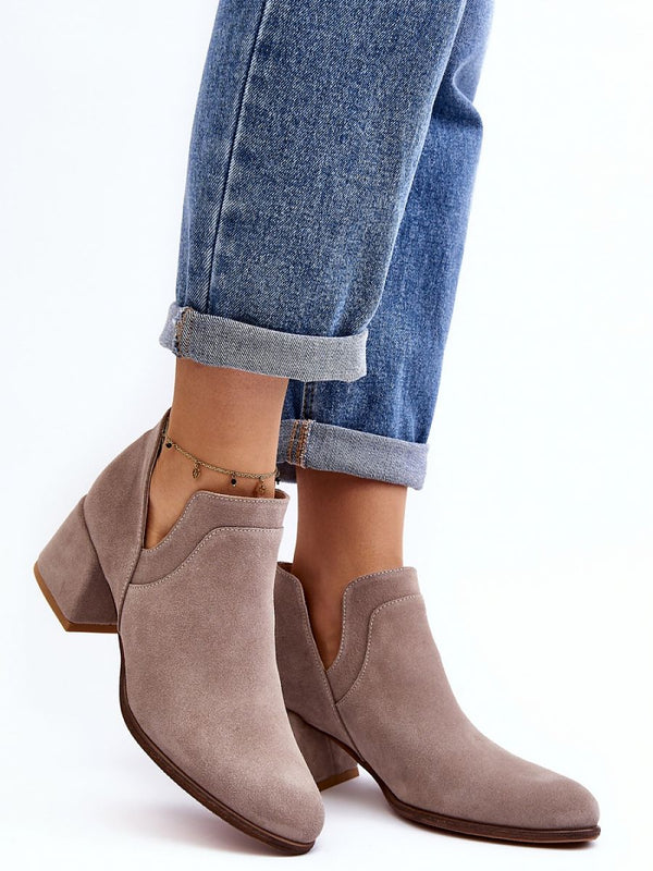 Heel boots Step in style