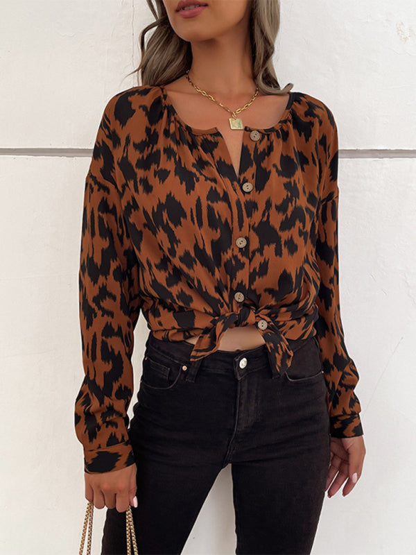 Camicia da donna a maniche lunghe con stampa leopardata e bottoni sul davanti 
