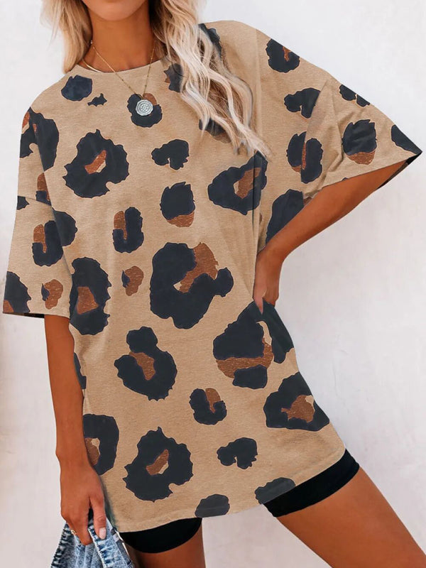 T-shirt ampia da donna con scollo rotondo a maniche corte con stampa leopardata 