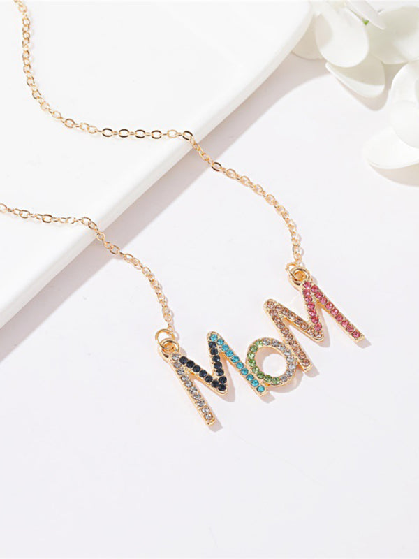 Collana con lettera MOM, diamante colorato creativo, lettera inglese, catena clavicola, regalo per la festa della mamma 